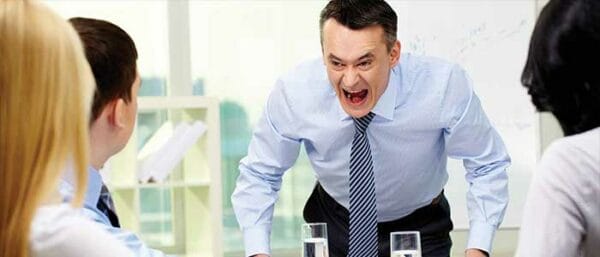 demotivar uma equipe