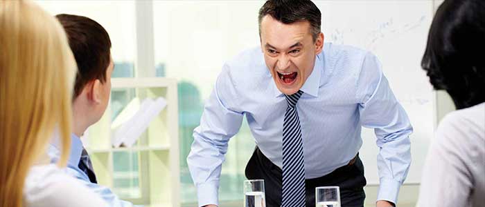 demotivar uma equipe